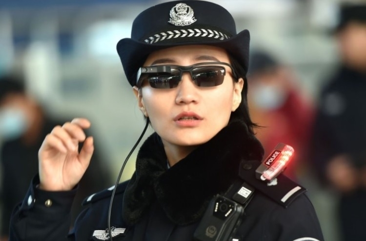 Фото - Китайская полиция расширила программу по использованию солнцезащитных очков для распознавания лиц»