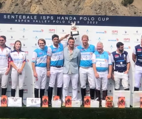 Фото - Вновь на коне: команда принца Гарри выиграла благотворительный матч по поло