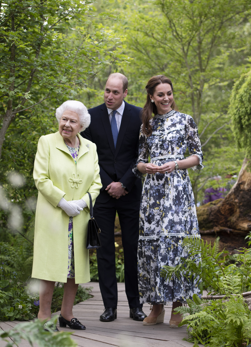 Фото - «Я потерял бабушку»: принц Уильям трогательно почтил память королевы